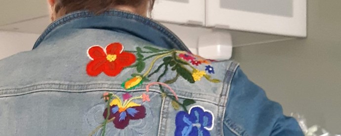 Jeansjacka med broderi